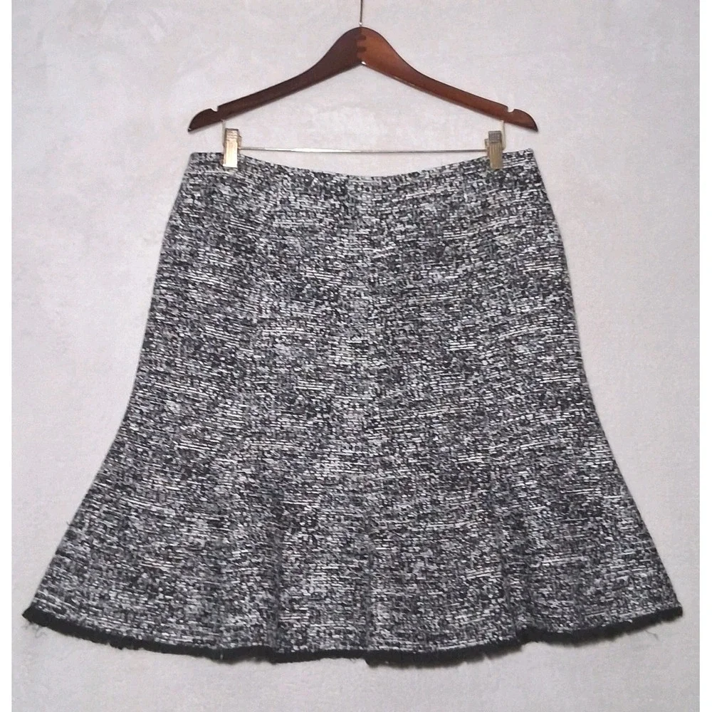 Karl Lagerfeld Paris Tweed Mermaid Eyelash Hem Boucle  Skirt Black White Size 12